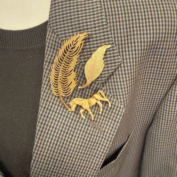 Large Monet Gold leaf brooch, napier & no name. 3 brooch bundle - Picture 2 of 11